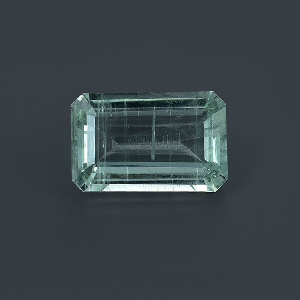 NIGERIAN EMERALD STEP CUT OCTAGON 14.00X9.00 MM 5.05 CTS
