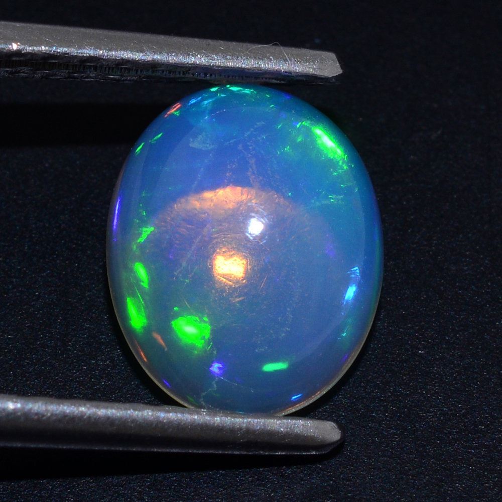 ETHIOPIAN OPAL OVAL CAB 10X8MM 1.63 Cts.