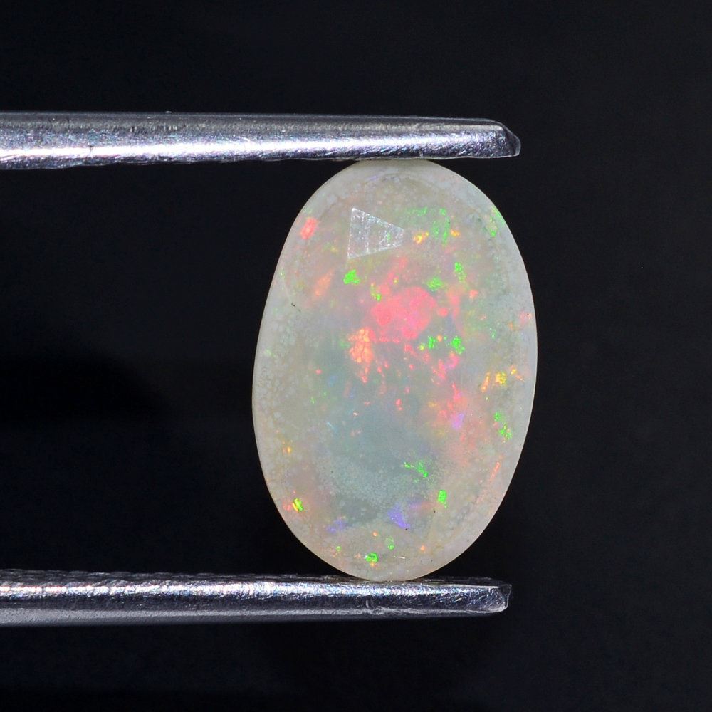 ETHIOPIAN OPAL CUT OVAL 11X7MM 1.3 Cts.