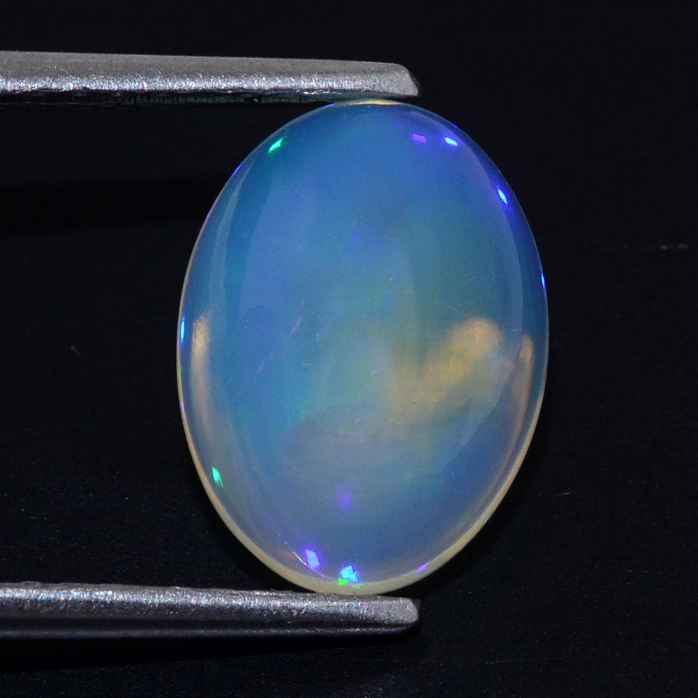 ETHIOPIAN OPAL OVAL CAB 13X9.50MM 3.05 Cts.