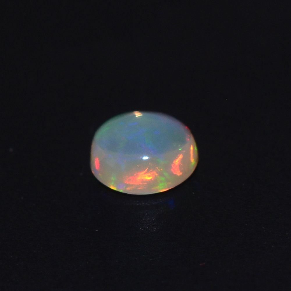 ETHIOPIAN OPAL ROUND CAB 3MM 0.08 Cts.