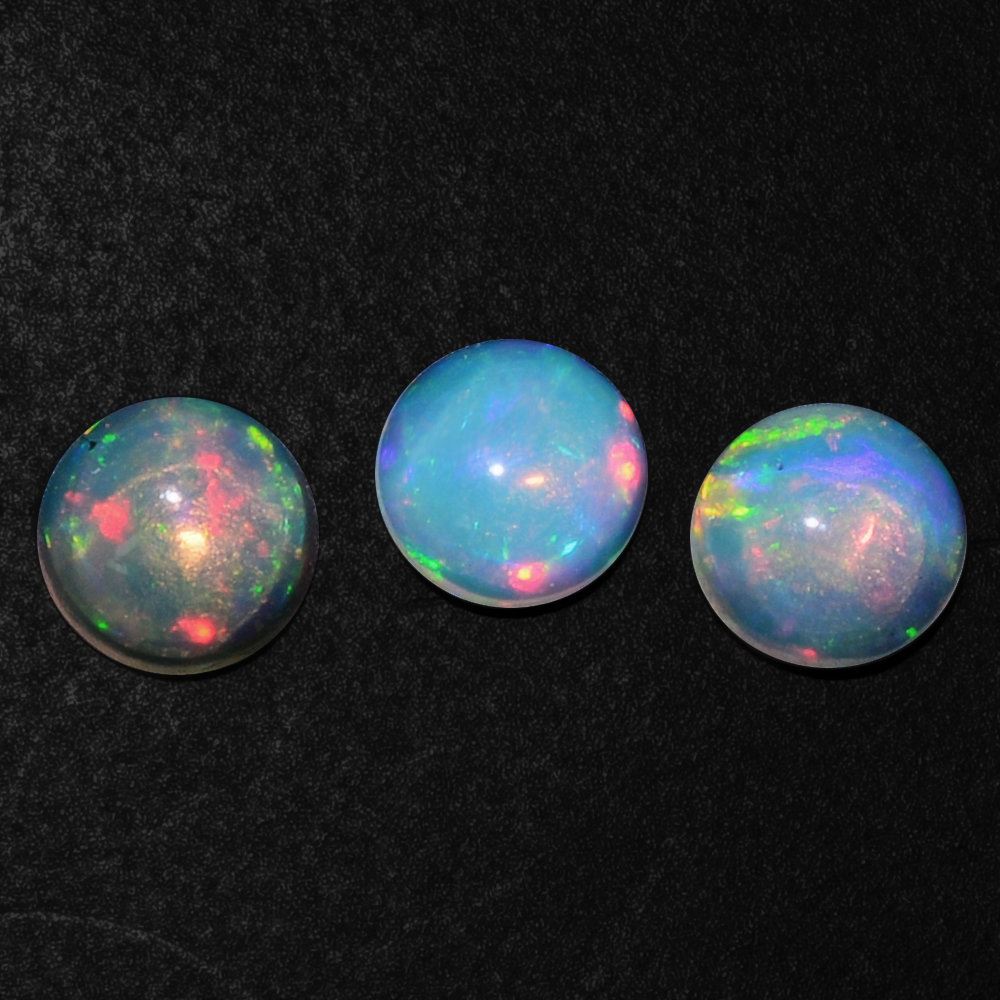 ETHIOPIAN OPAL ROUND CAB 4MM 0.15 Cts.