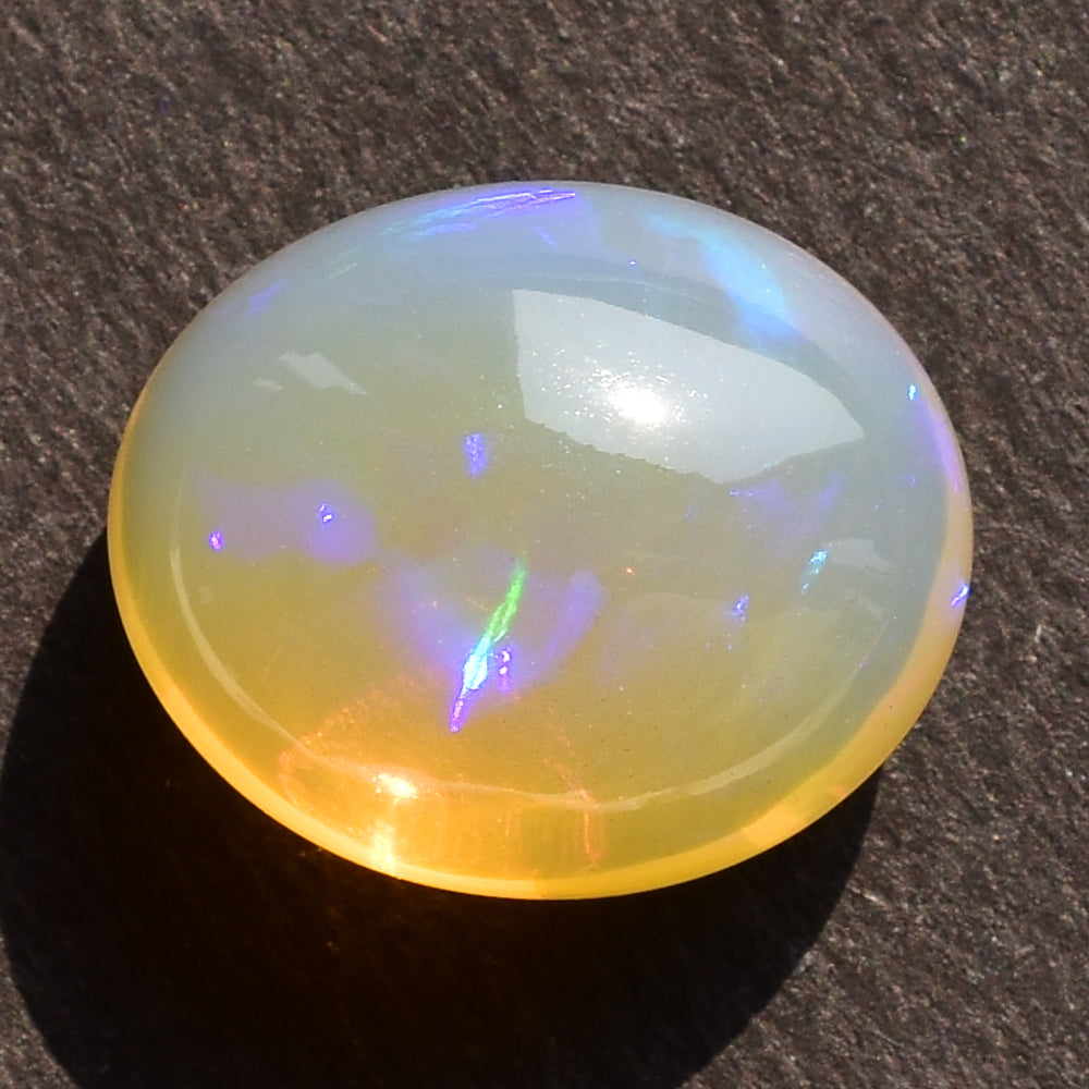 ETHIOPIAN OPAL PLAIN OVAL CAB 18.50X15.50 MM 14.85 Cts.