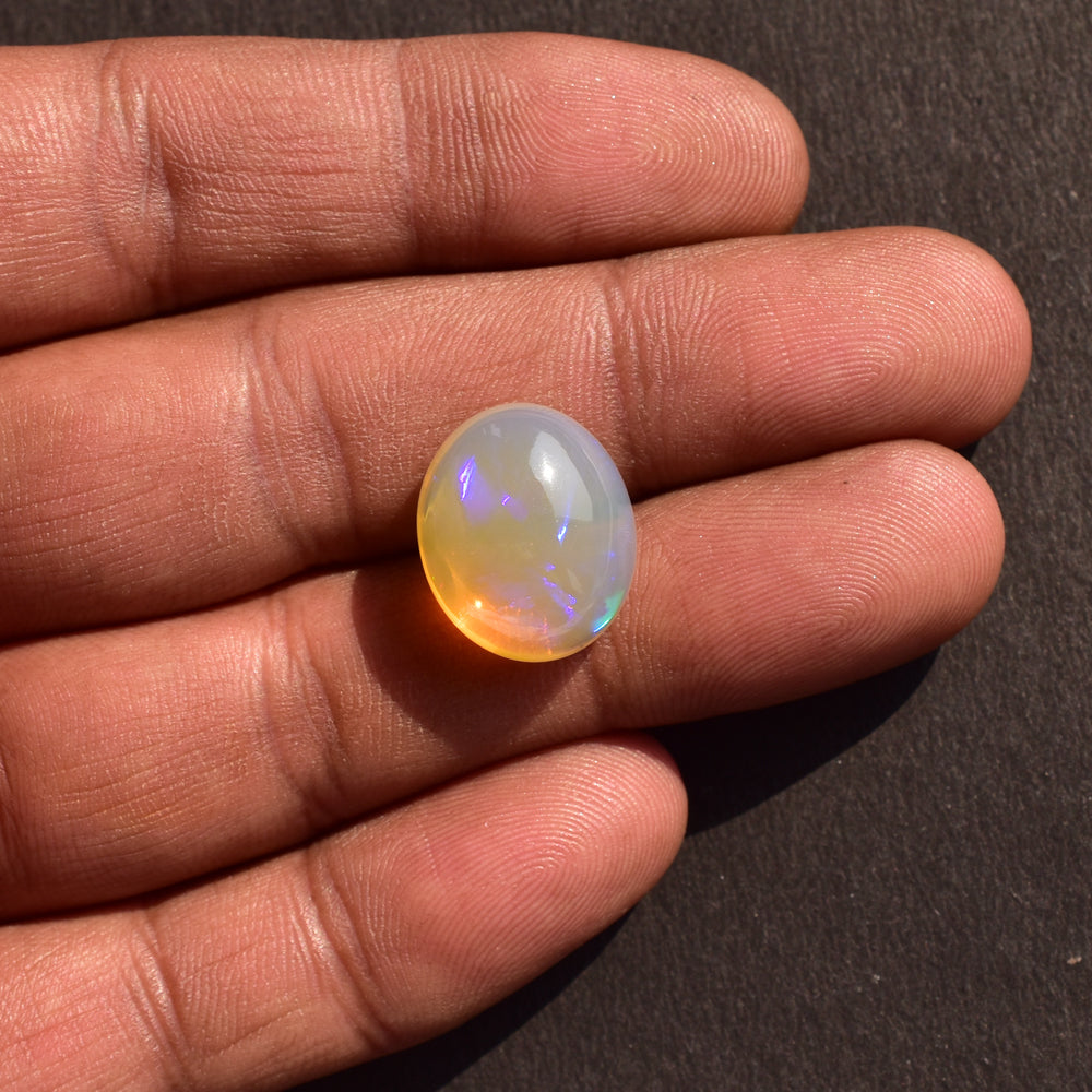 ETHIOPIAN OPAL PLAIN OVAL CAB 18.50X15.50 MM 14.85 Cts.