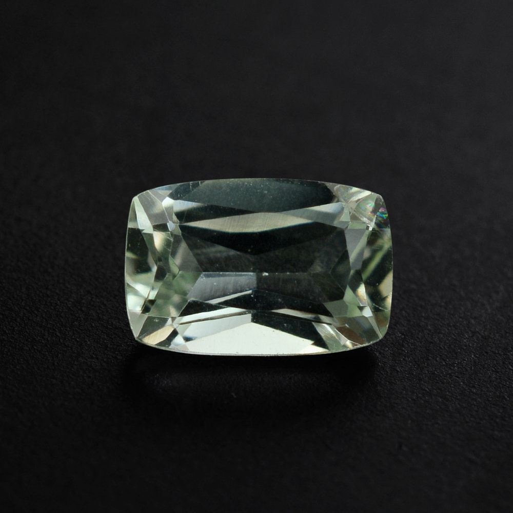 GREEN AMETHYST CUT CUSHION 6X4MM 0.69 Cts.
