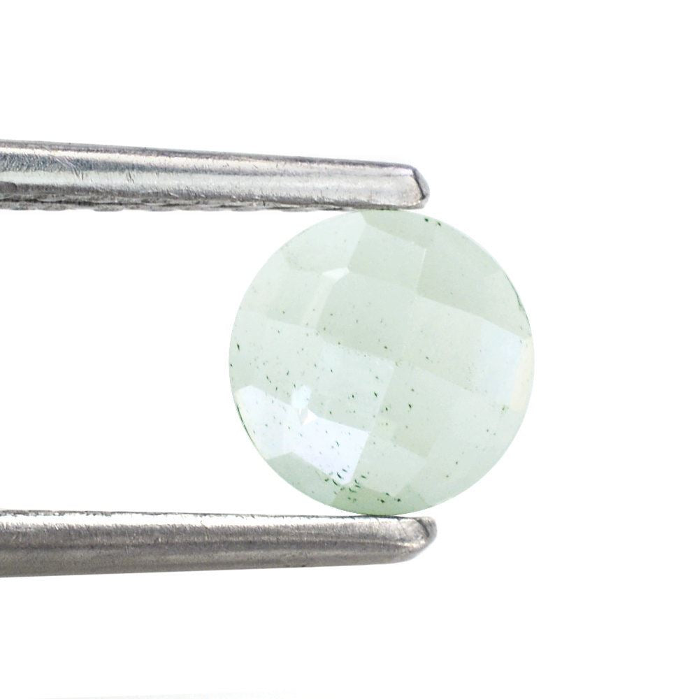 GREEN AMETHYST CHECKER CUT ROUND CAB 6MM 0.73 Cts.
