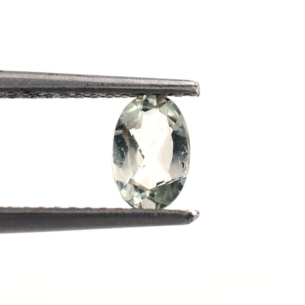 GREEN AMETHYST CUT OVAL (C-2/SI) 6X4MM 0.38 Cts.