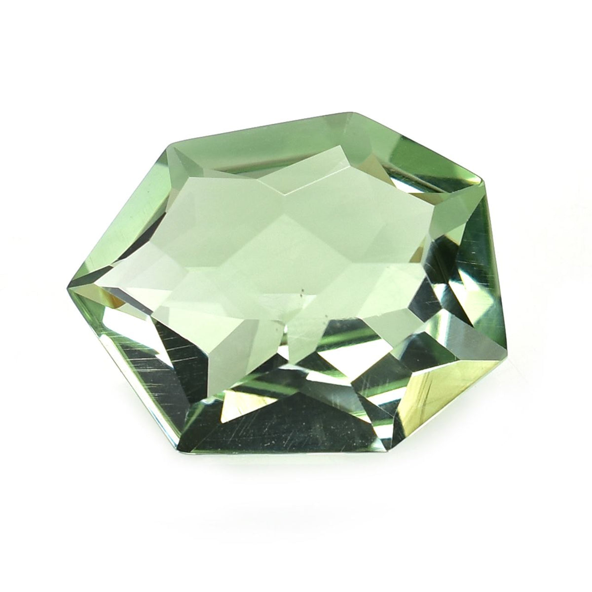 GREEN AMETHYST FREEFORM FACTED TOP (GEMSTONE BACK)FREE FORM (SPECIAL)(CLEAN) 18.60X15.00 MM 13.72 Cts.