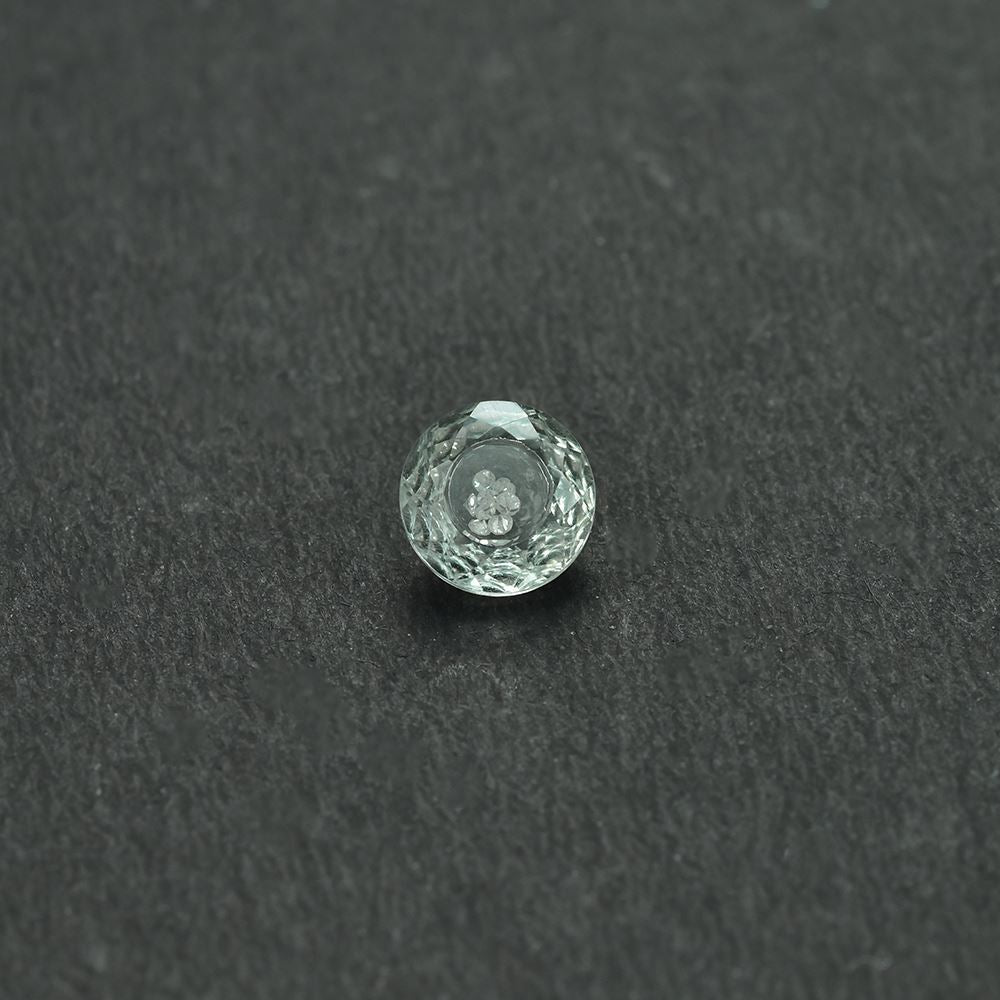 GREEN AMETHYST (WITH INSIDE DIAMOND) CUT ROUND 7.00X7.00 MM 1.10 Cts.