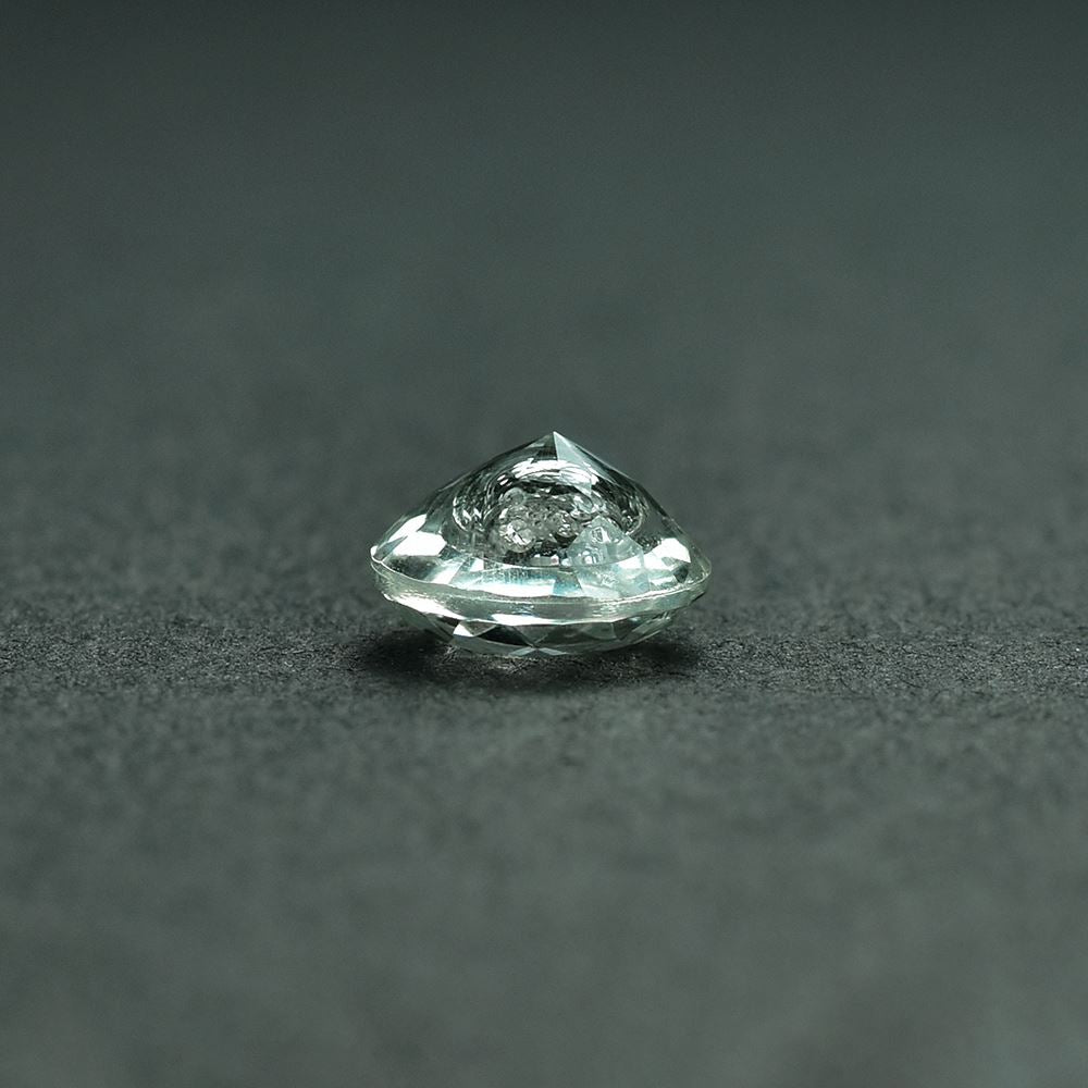 GREEN AMETHYST (WITH INSIDE DIAMOND) CUT ROUND 7.00X7.00 MM 1.10 Cts.