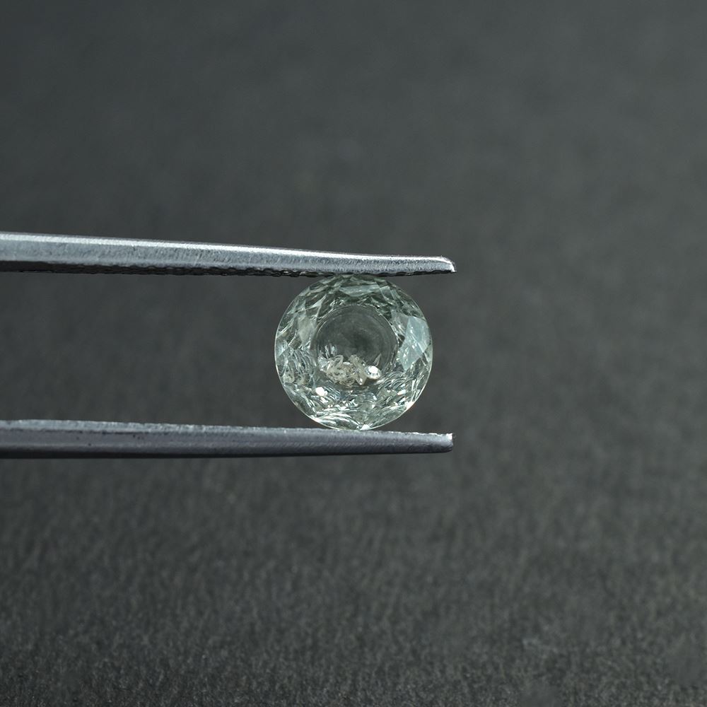 GREEN AMETHYST (WITH INSIDE DIAMOND) CUT ROUND 7.00X7.00 MM 1.10 Cts.