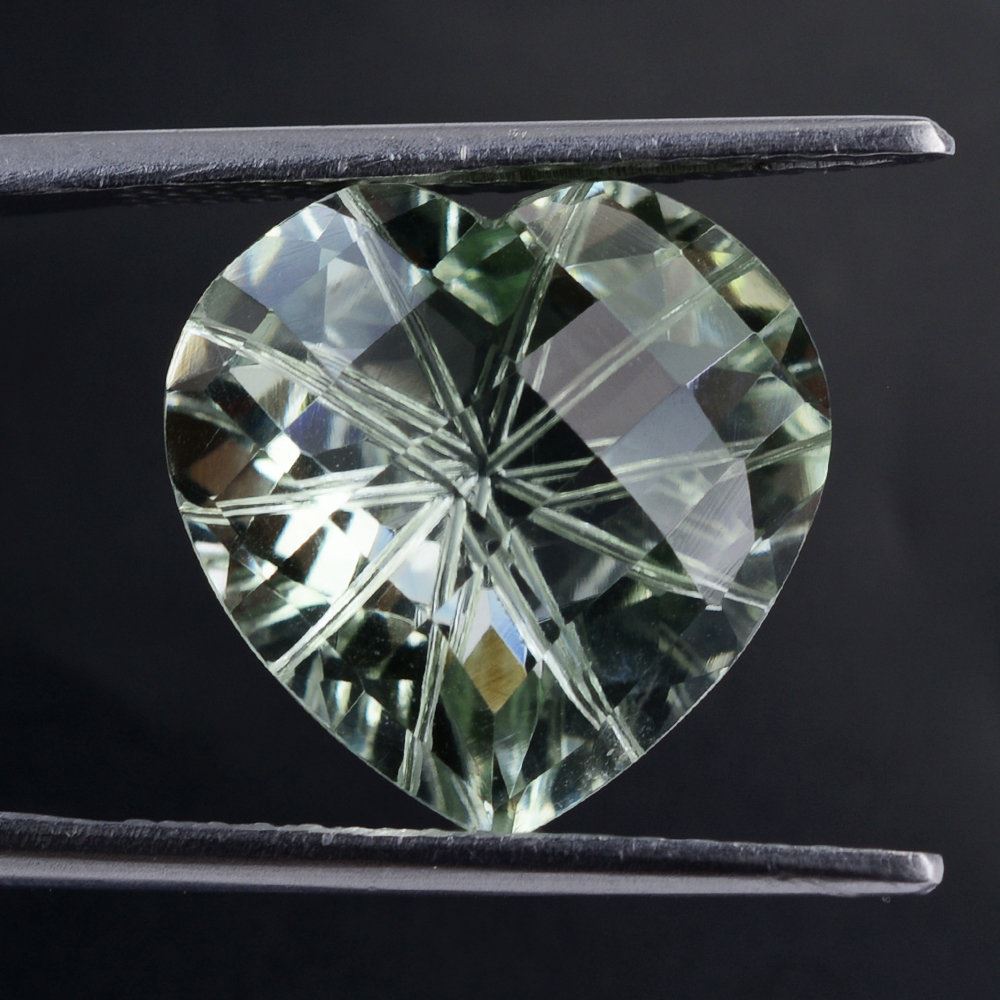 GREEN AMETHYST CHECKER ON TOP BACK LAZER CUT HEART 15MM 9.60 Cts.