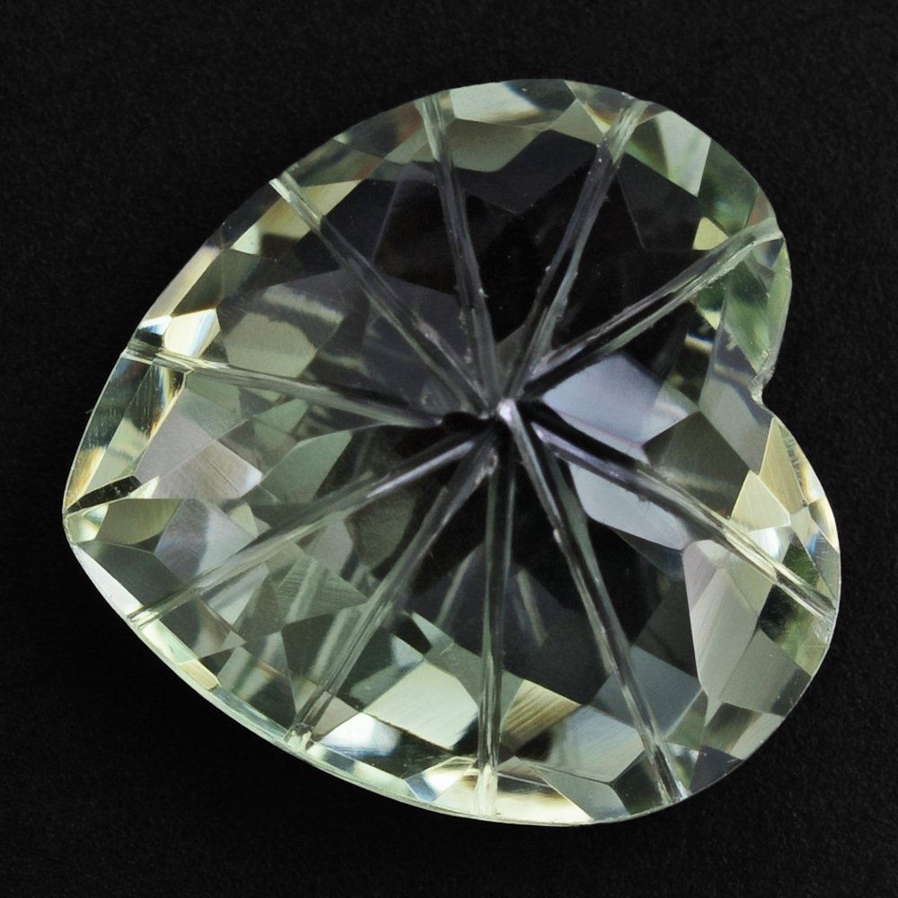 GREEN AMETHYST CHECKER ON TOP BACK LAZER CUT HEART 15MM 10.75 Cts.