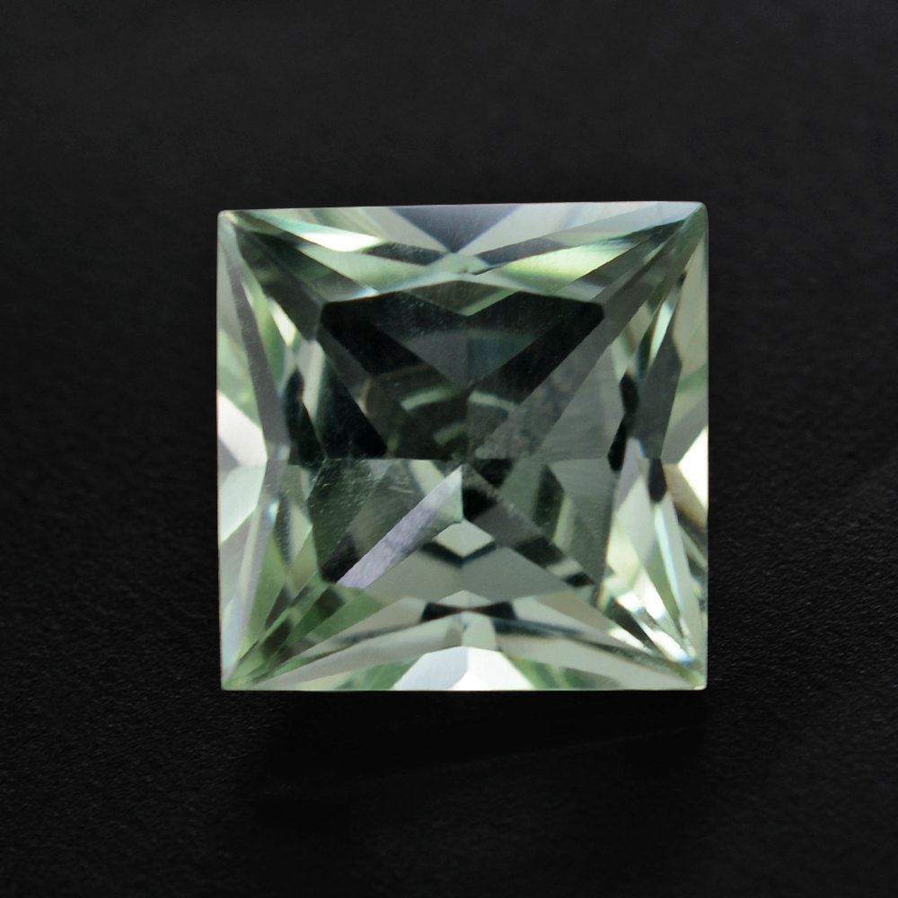 GREEN AMETHYST SPECIAL PRINCESS CUT SQUARE 8MM 2.27 Cts.