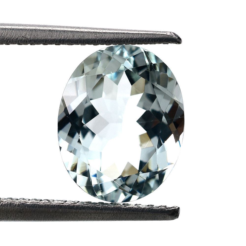 GREEN AQUAMARINE CUT OVAL 10X8MM 2.50 Cts.