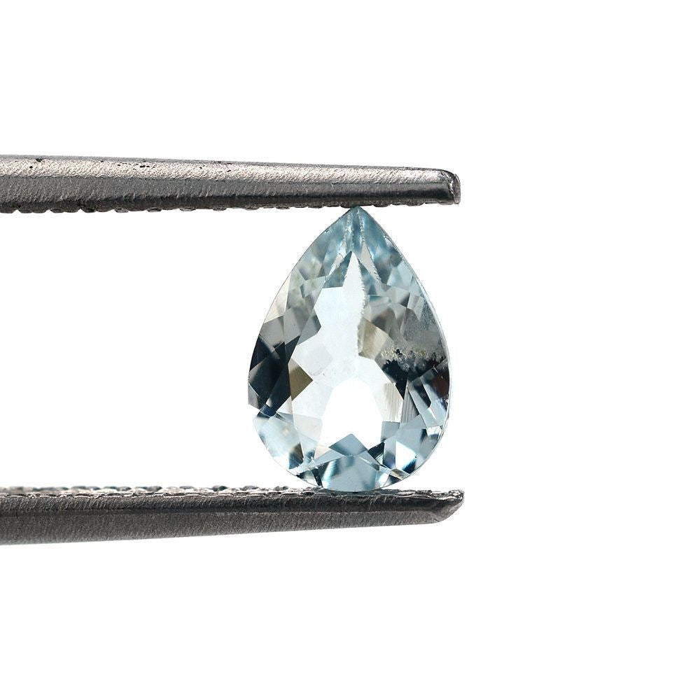 GREEN AQUAMARINE CUT PEAR (SI) 7X5MM 0.60 Cts.