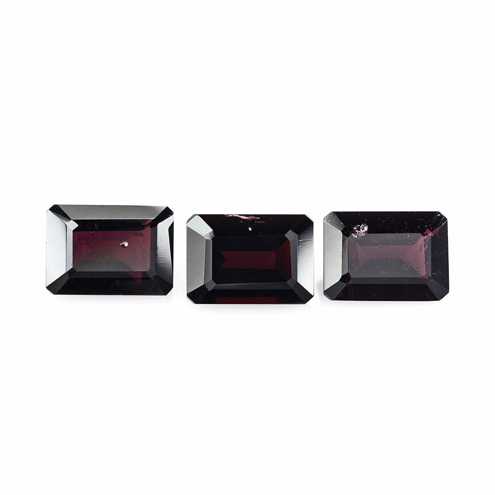 INDIAN GARNET CUT OCTAGON 14X10MM 8.91 Cts.