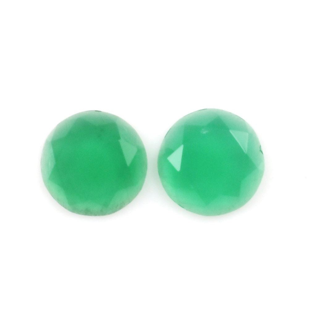GREEN ONYX TABLE CUT ROUND CAB 4.25MM 0.15 Cts.