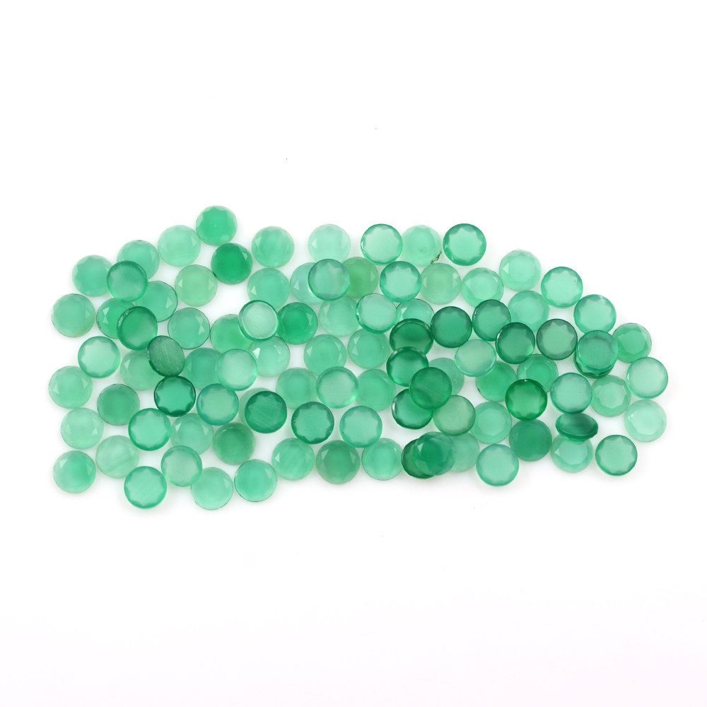 GREEN ONYX TABLE CUT ROUND CAB 4MM 0.16 Cts.