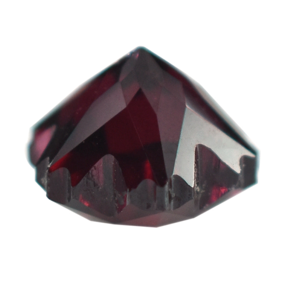 RED GARNET (MEDIUM) CUT SNOWFLAKE SHAPE 8MM (TH. 6.00MM) 3.40 Cts.