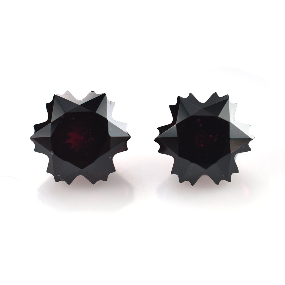 RED GARNET (MEDIUM) CUT SNOWFLAKE SHAPE 8MM (TH. 6.00MM) 3.40 Cts.