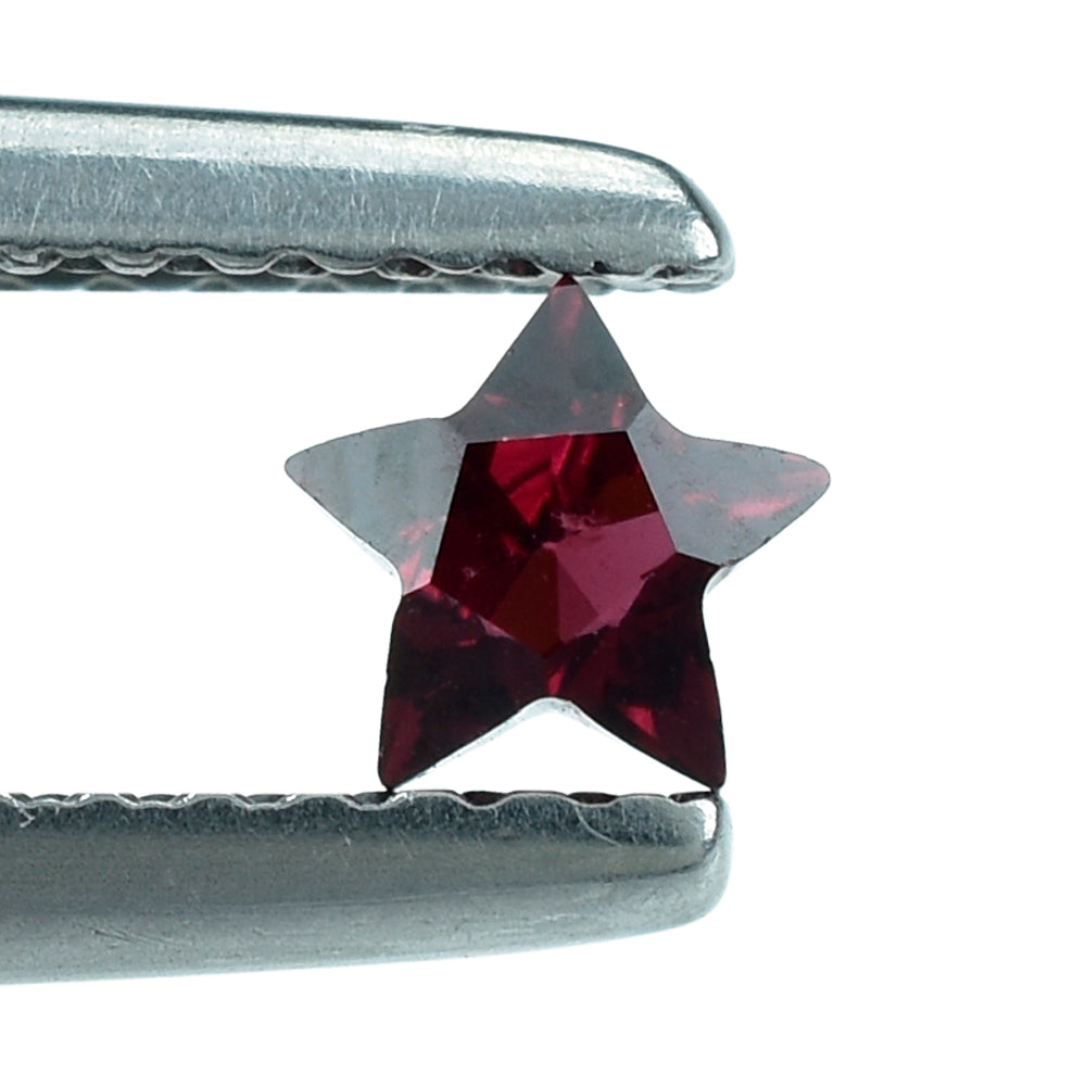 RED GARNET (OPEN) CUT STAR 4MM (TH:-2.60-3.00MM) 0.29 Cts.