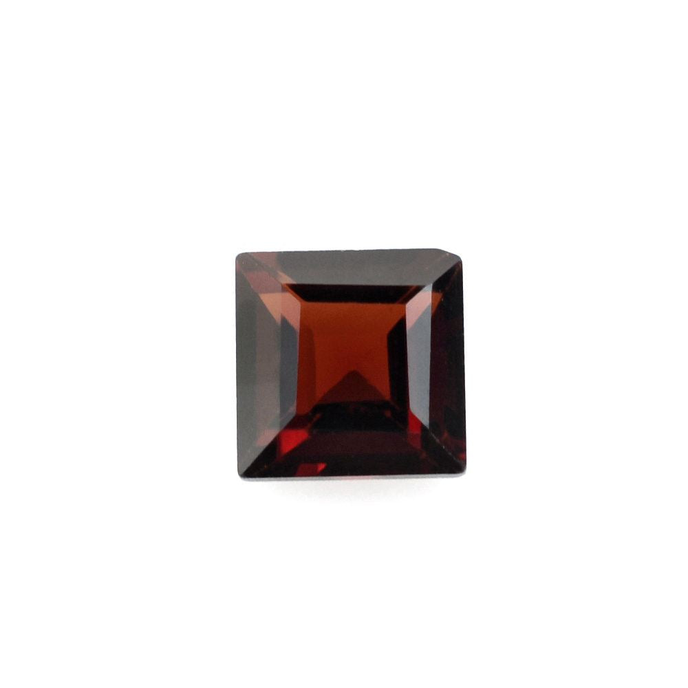 DARK RED GARNET CUT SQUARE 4MM 0.47 Cts.