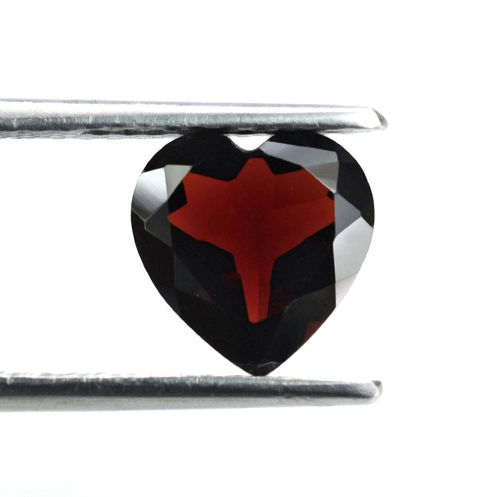 DARK RED GARNET CUT HEART (DARK/CLEAN) 9MM 2.64 Cts.