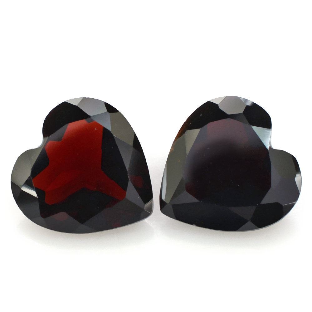 DARK RED GARNET CUT HEART (DARK/CLEAN) 9MM 2.64 Cts.