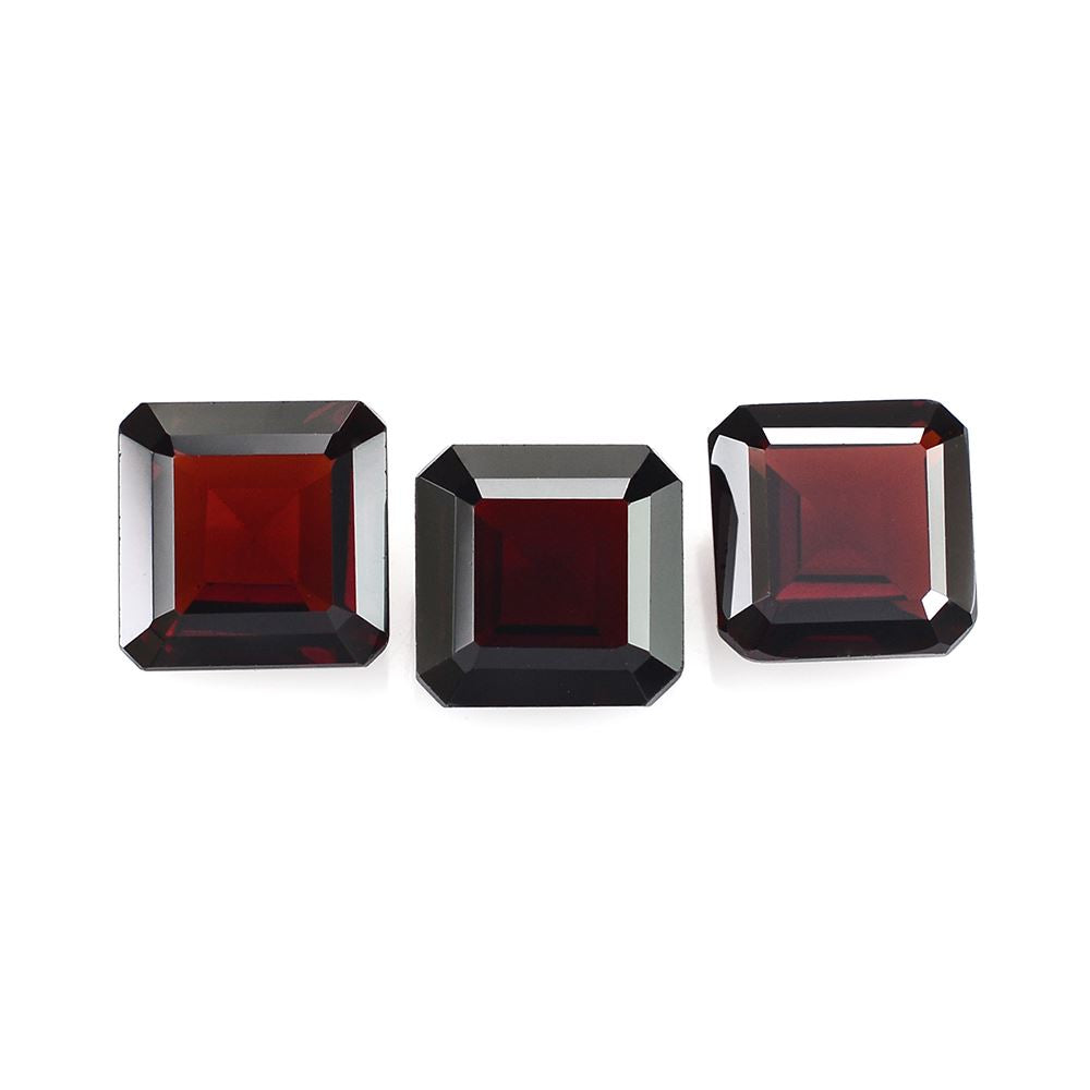 DARK RED GARNET CUT SQUARE-OCTAGON 7MM 1.71 Cts.