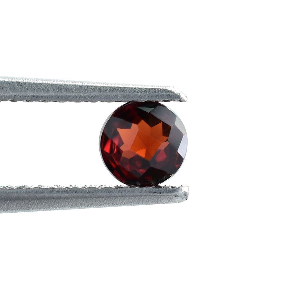 RED GARNET IRREGULAR CUT ROUND (MEDIUM/CLEAN) 4.50MM 0.35 Cts.