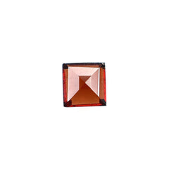 RED GARNET CUT SQUARE (MEDIUM/CLEAN) 3X3MM 0.23 Cts.