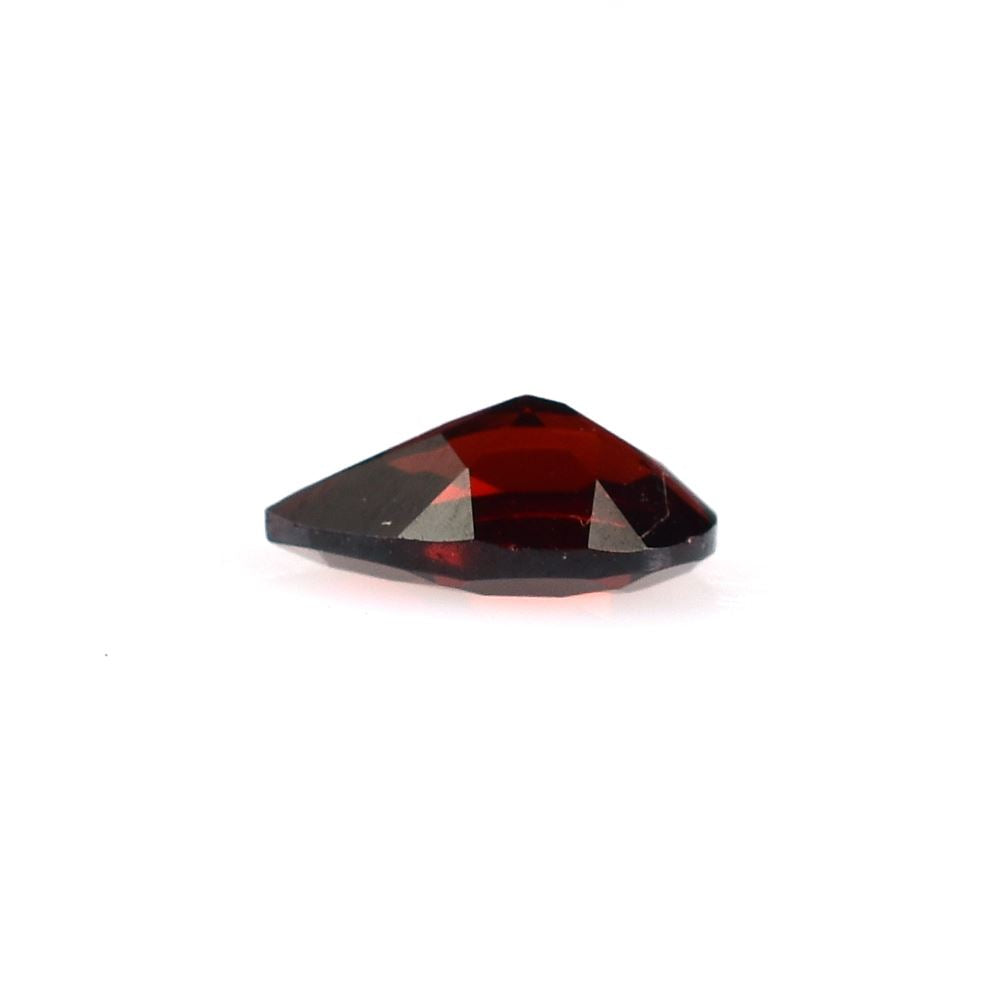 GARNET CUT PEAR (MEDIUM RED)(CLEAN) 8.00X5.00 MM 1.00 Cts.