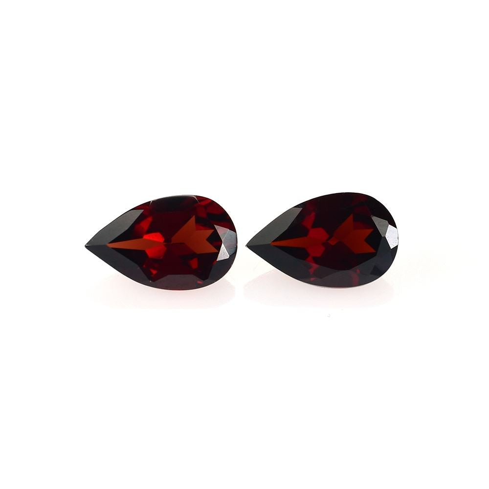 GARNET CUT PEAR (MEDIUM RED)(CLEAN) 8.00X5.00 MM 1.00 Cts.