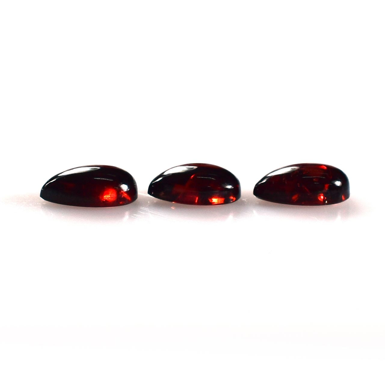 GARNET PLAIN PEAR CAB (OPEN RED)(HI) 9.00X6.00 MM 1.88 Cts.