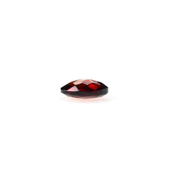 GARNET RED CHECKER CUT OVAL (DARK)(CLEAN) 6.00X4.00 MM 0.55 Cts.