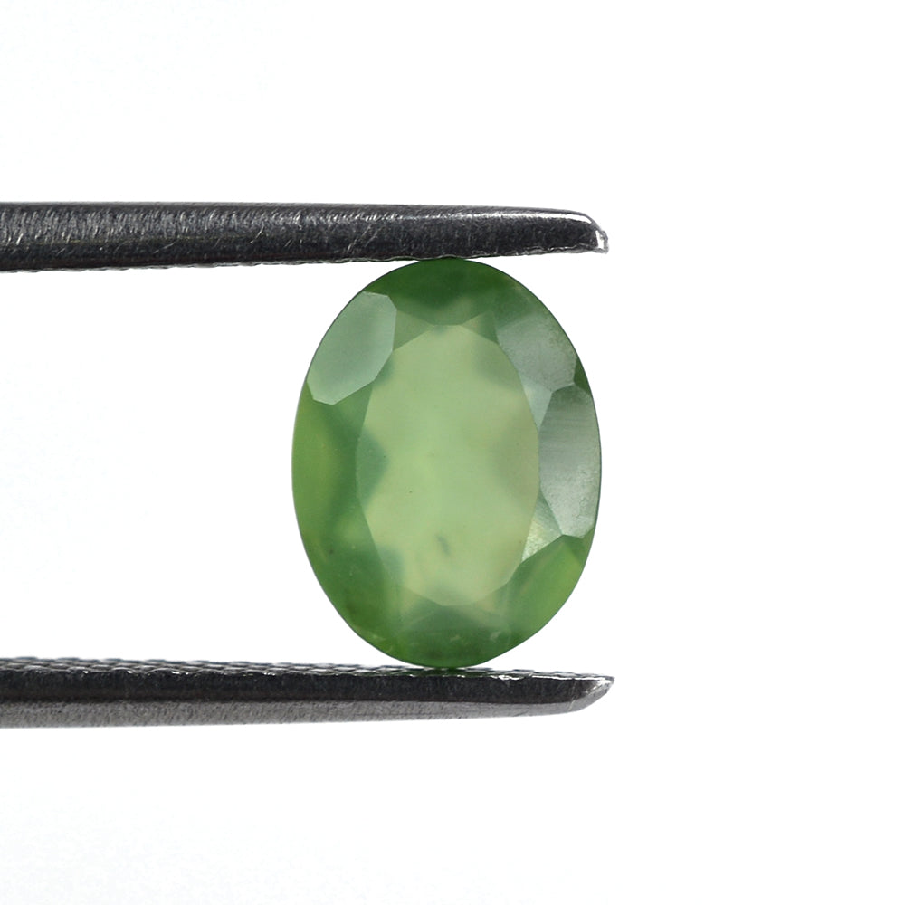 GREEN SERPENTINE CUT OVAL 8X6MM 0.97 Cts.