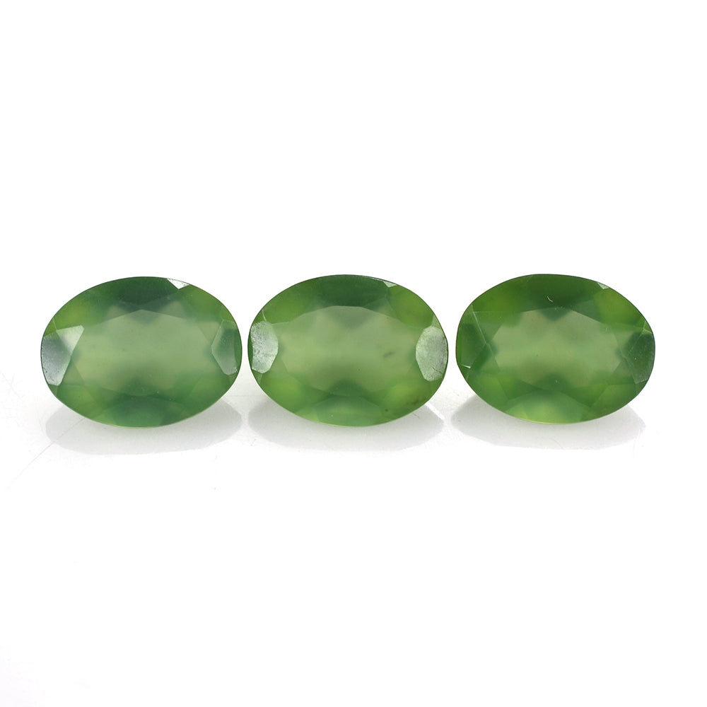 GREEN SERPENTINE CUT OVAL 8X6MM 0.97 Cts.