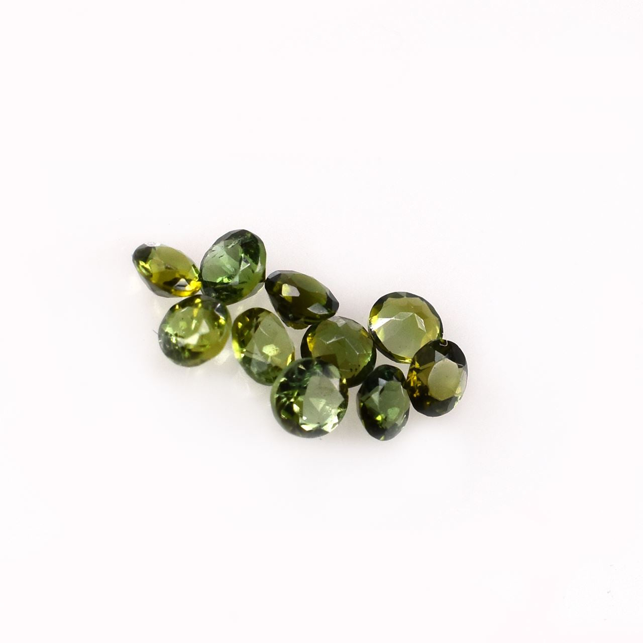 OLD GREEN TOURMALINE CUT ROUND (MEDIUM)(SI) 2.30X2.30 MM 0.05 Cts.