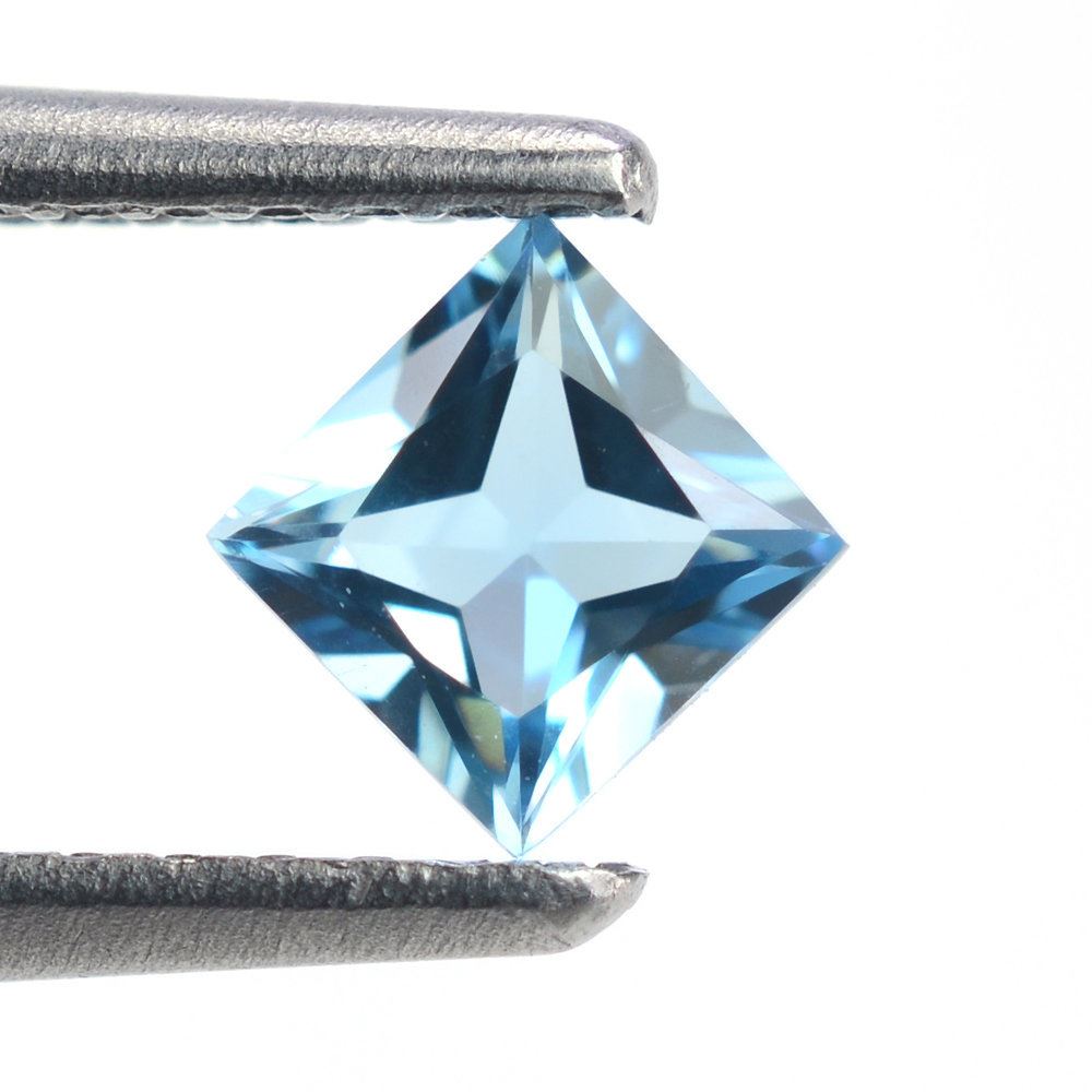 LONDON BLUE TOPAZ PRINCESS CUT SQUARE 4MM 0.38 Cts.