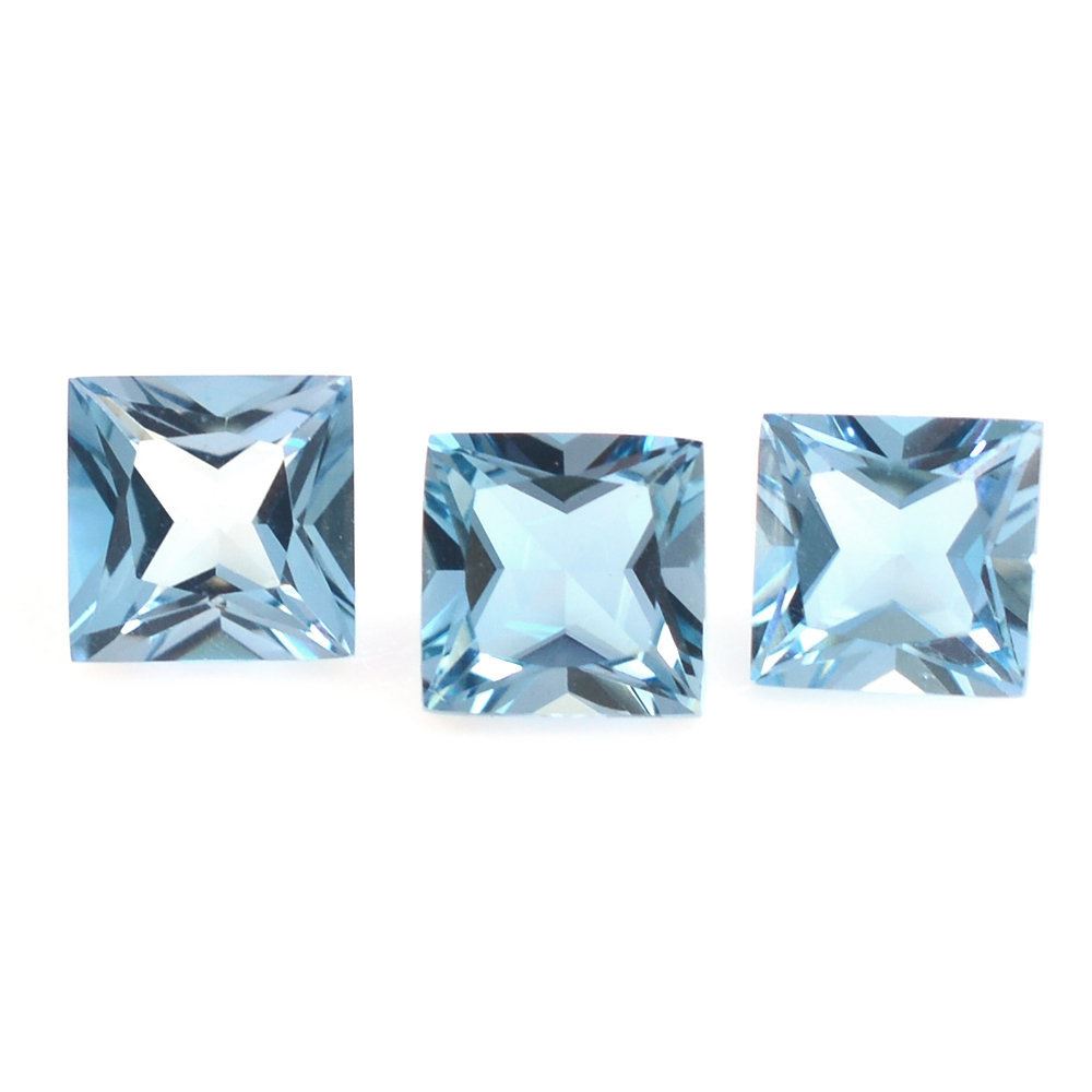 LONDON BLUE TOPAZ PRINCESS CUT SQUARE 4MM 0.38 Cts.