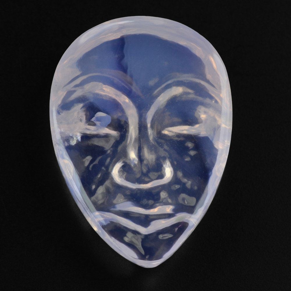 LAVENDER MOON QUARTZ MASK 21X15MM 13.57 Cts.