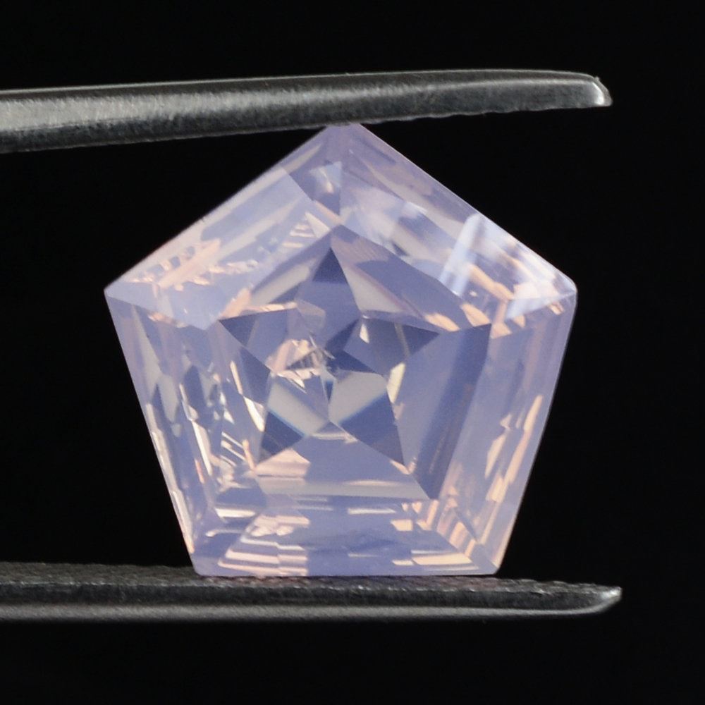 LAVENDER MOON QUARTZ STAR PENTAGON 12MM 5.12 Cts.