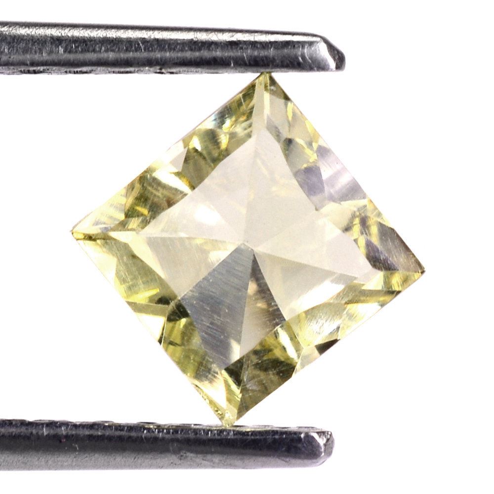 LEMON QUARTZ CONCAVE CUT SQUARE (GREEN GOLD) 6MM 0.90 Cts.