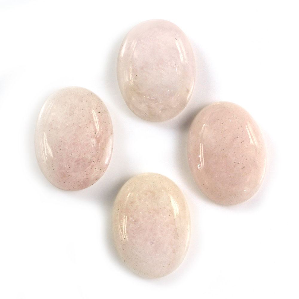 MILKY MORGANITE OVAL CAB 16X12MM 8.74 Cts.