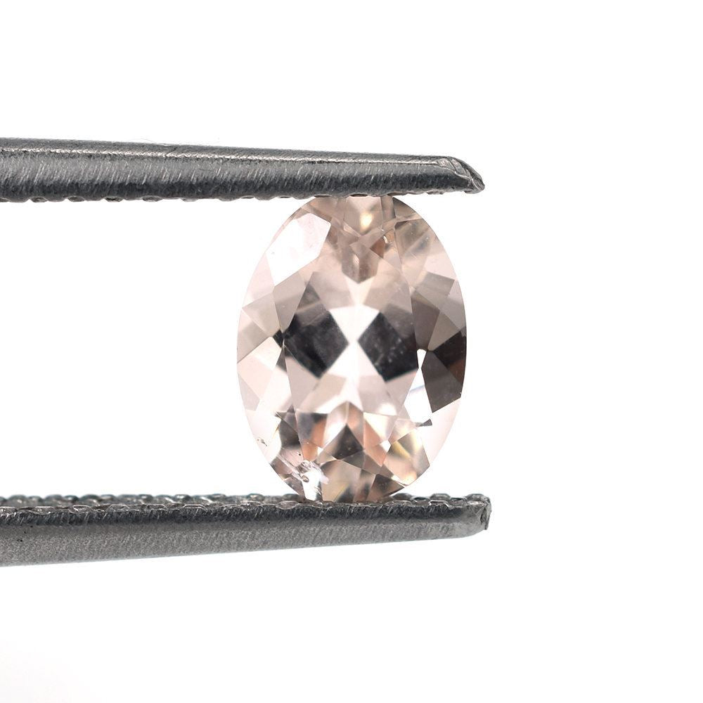 PEACH MORGANITE CUT OVAL (AA/SI) 7X5MM 0.60 Cts.