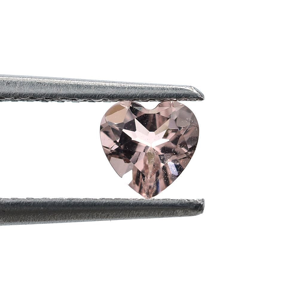 PEACH MORGANITE CUT HEART (AA/HI) 5X5MM 0.43 Cts.