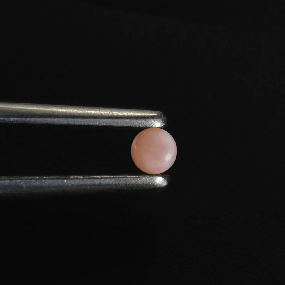 PEACH OPAL ROUND CAB (MEDIUM) 2.5MM 0.06 Cts.