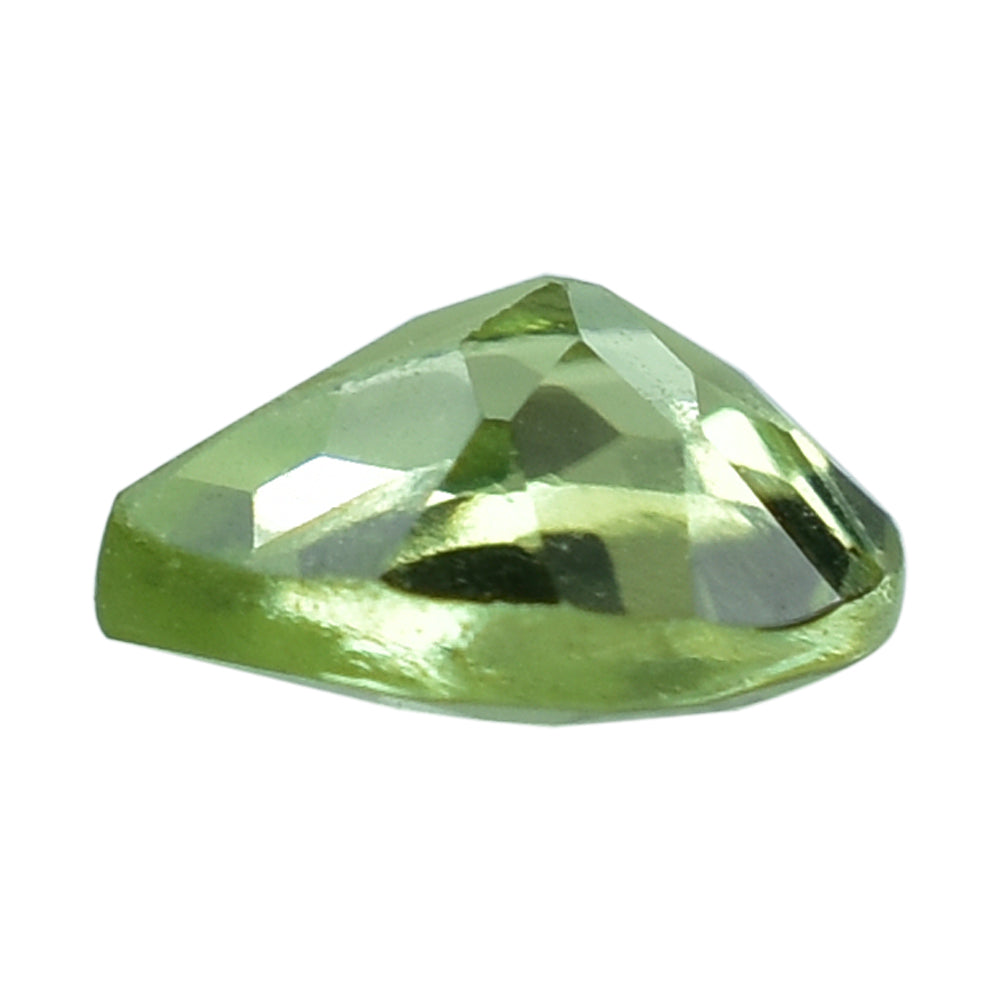 PERIDOT CUT PEAR 4X3MM (SI) 0.17 Cts.