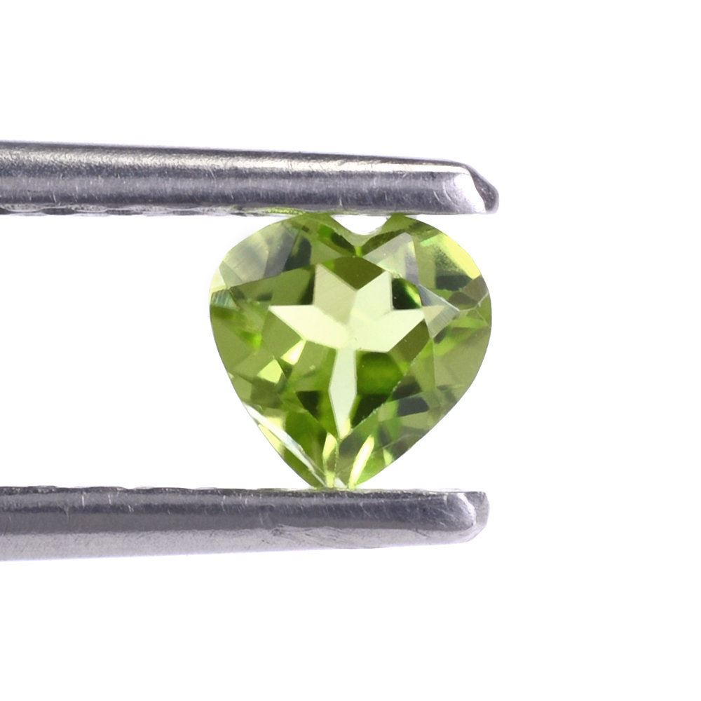 PERIDOT CUT HEART (SI) 5MM 0.48 Cts.